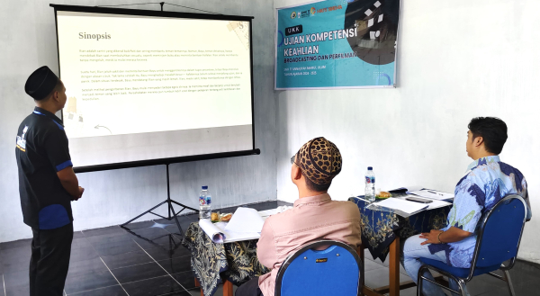 SMK TI Annajiyah Bahrul Ulum Gelar Uji Kompetensi Kejuruan Jurusan Produksi Film dan Rekayasa Perangkat Lunak